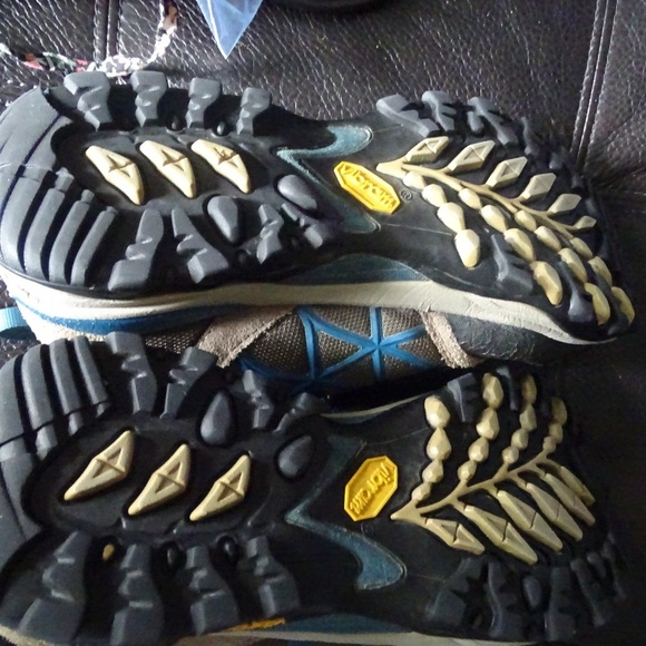 THE NORTH FACE RUNNERS VIBRAM  GREAT FOR HIKING - Picture 4 of 4
